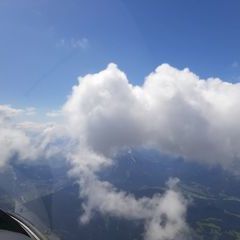 Flugwegposition um 13:21:45: Aufgenommen in der Nähe von Gemeinde Zirl, Zirl, Österreich in 3298 Meter